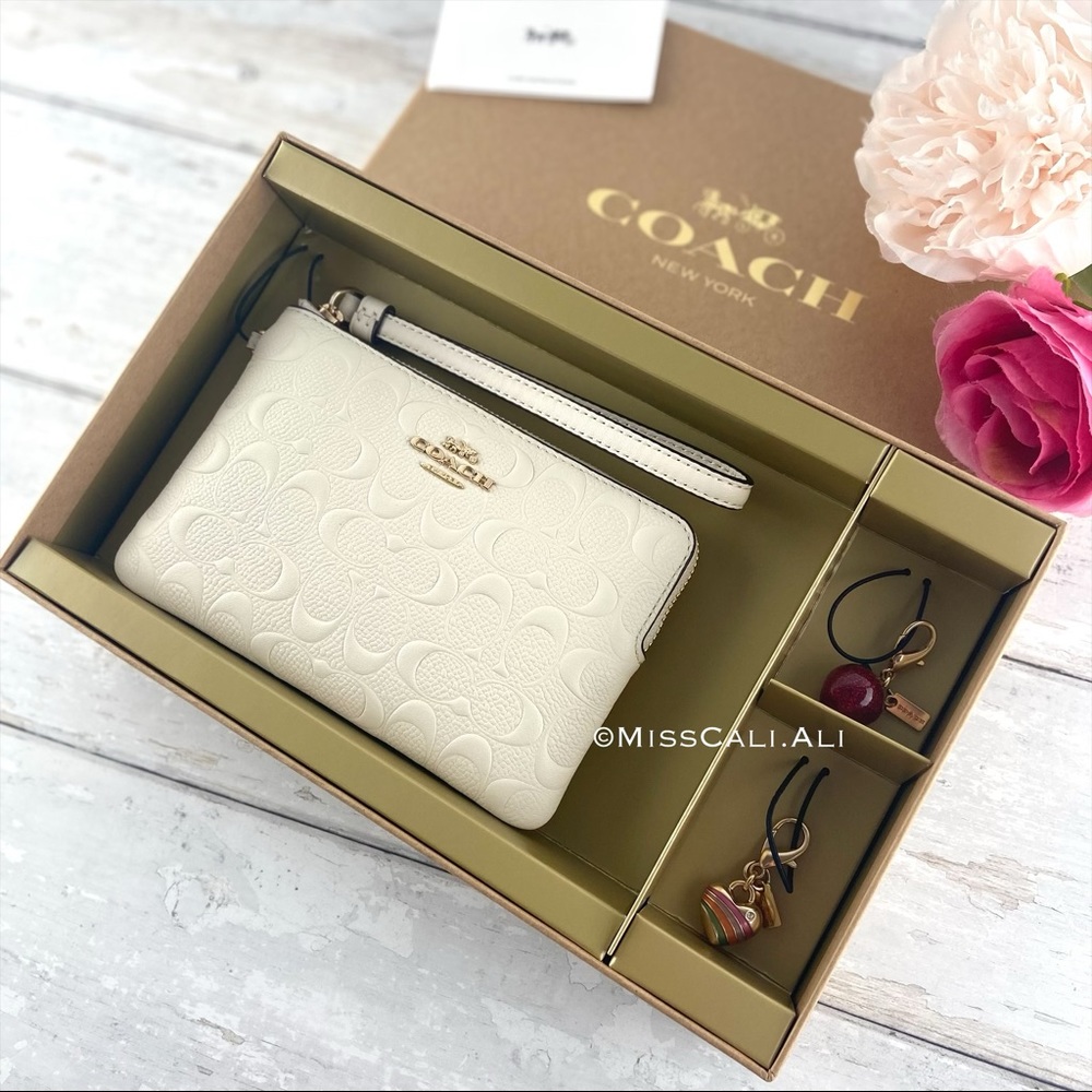 NWT COACH Boxed Corner Zip Wristlet Bag In Signature Leather with Charms Set - Picture 4 of 15